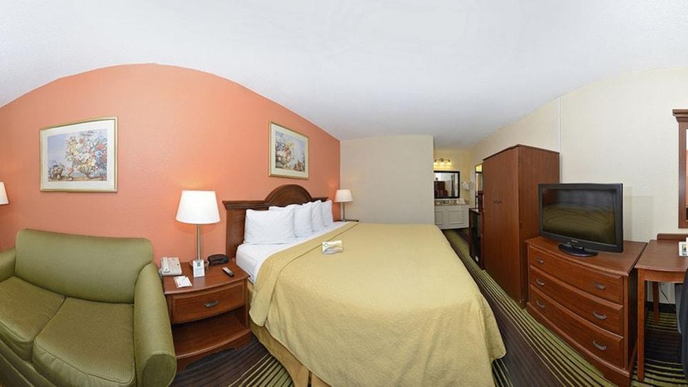 Quality Inn University Winston-Salem Exterior photo