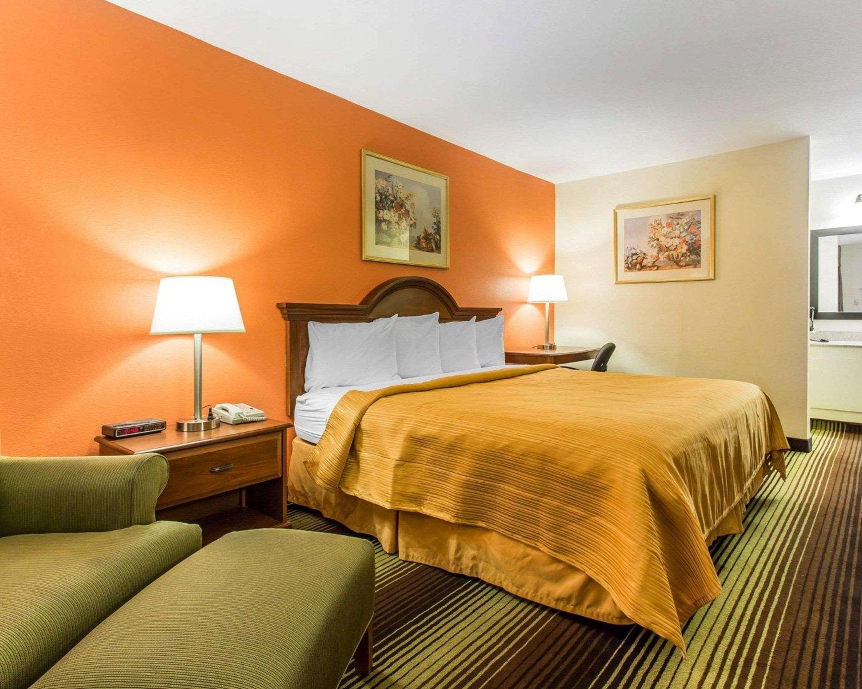 Quality Inn University Winston-Salem Exterior photo