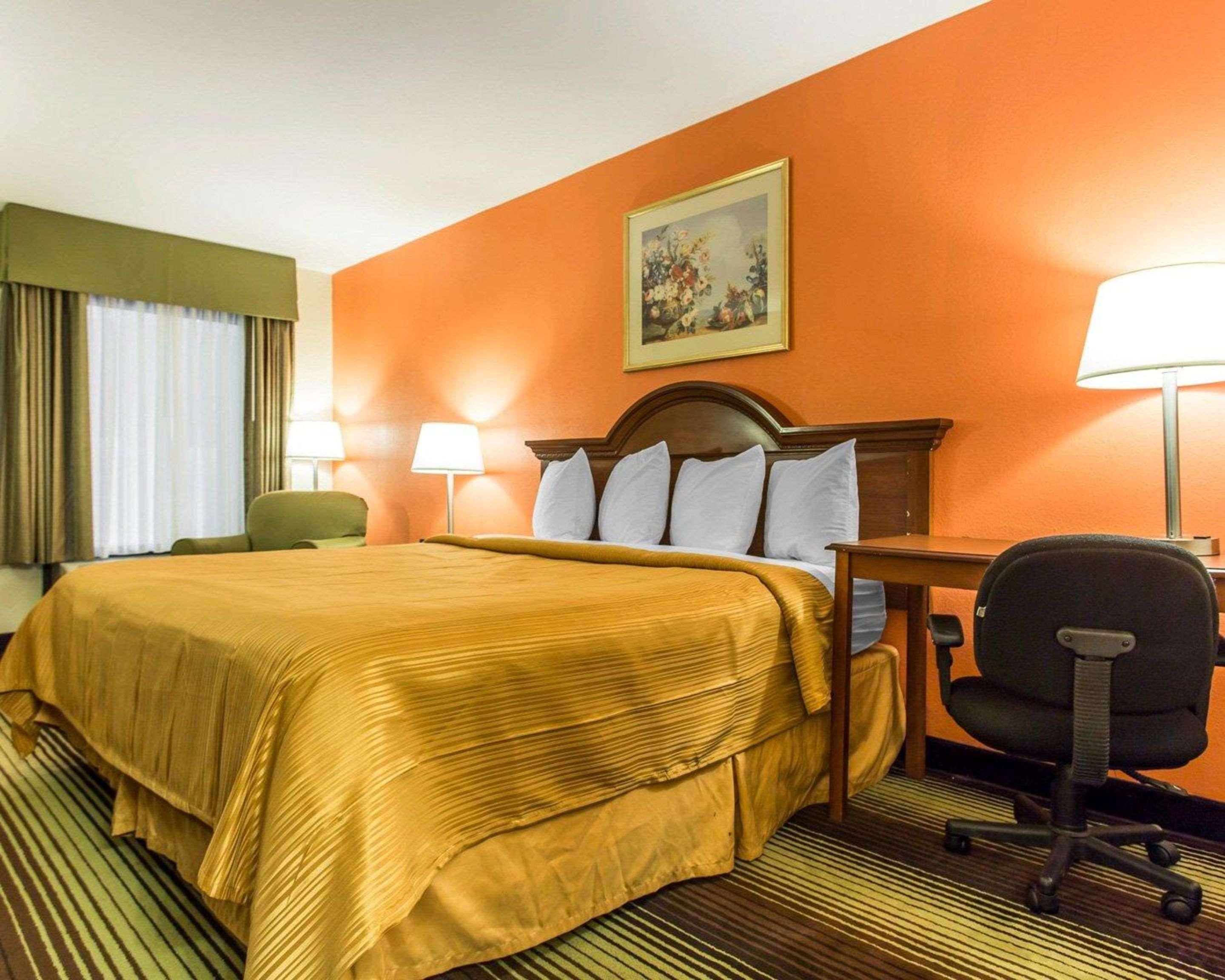 Quality Inn University Winston-Salem Exterior photo