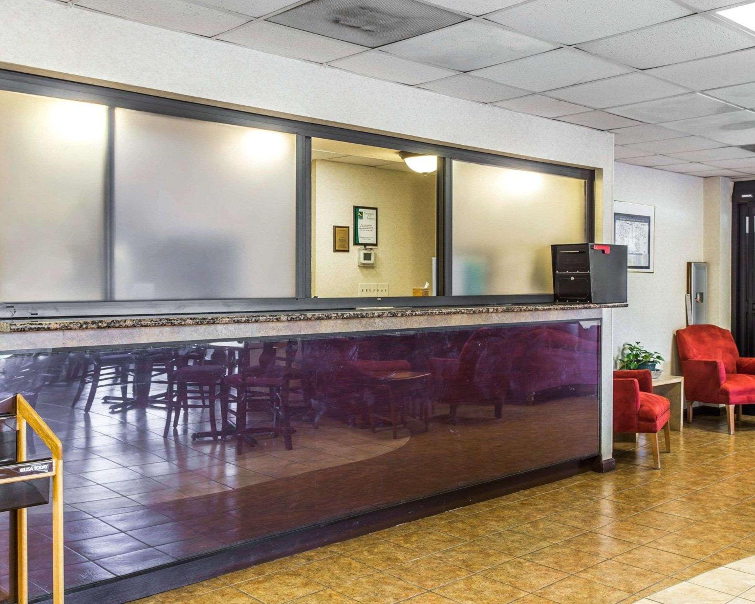 Quality Inn University Winston-Salem Exterior photo