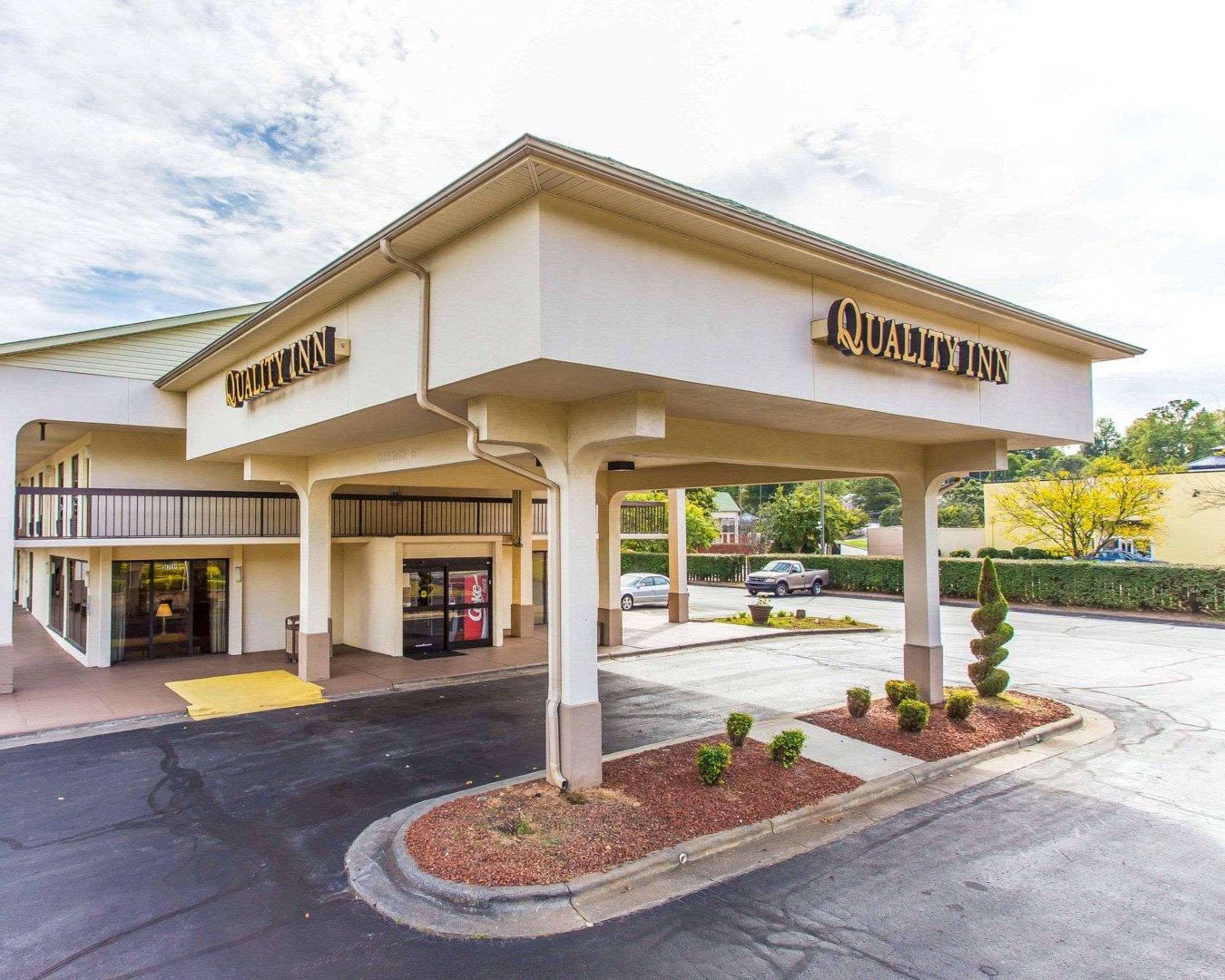 Quality Inn University Winston-Salem Exterior photo
