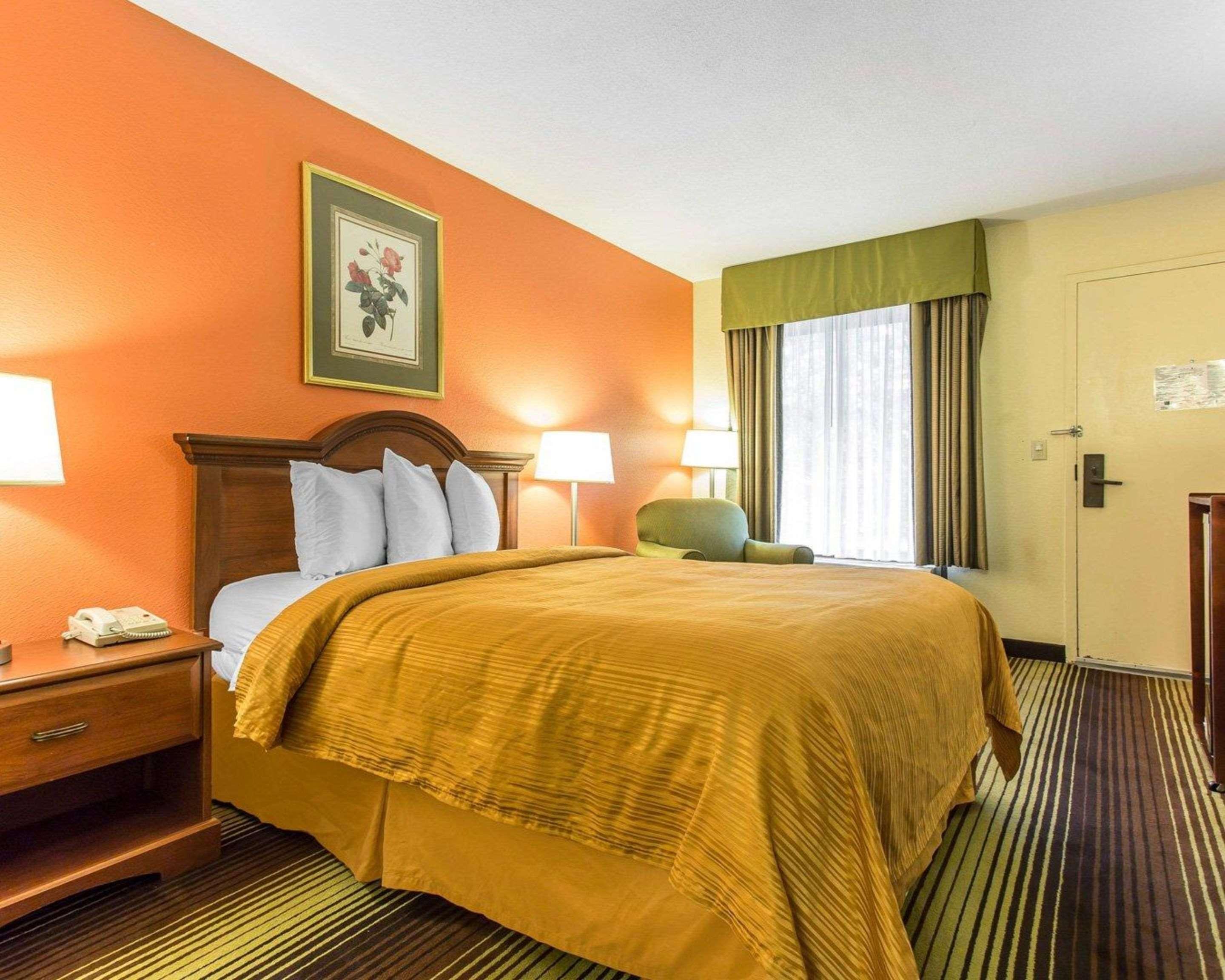 Quality Inn University Winston-Salem Exterior photo