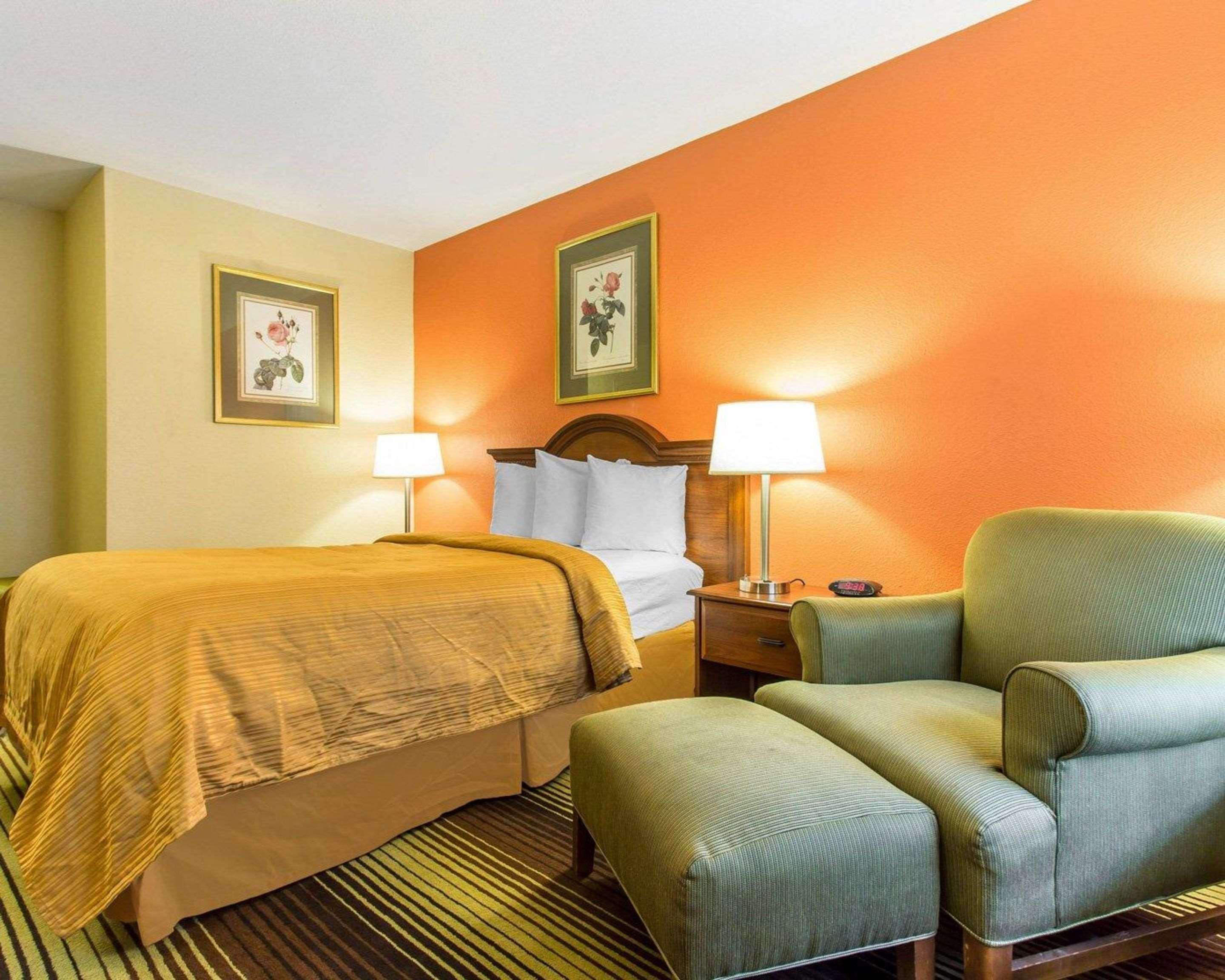 Quality Inn University Winston-Salem Exterior photo