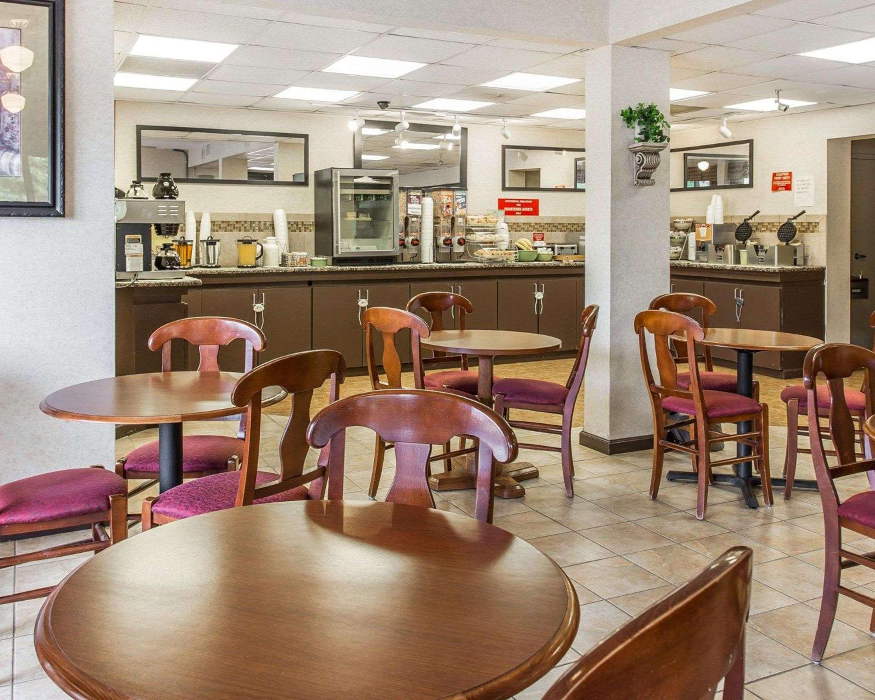 Quality Inn University Winston-Salem Exterior photo