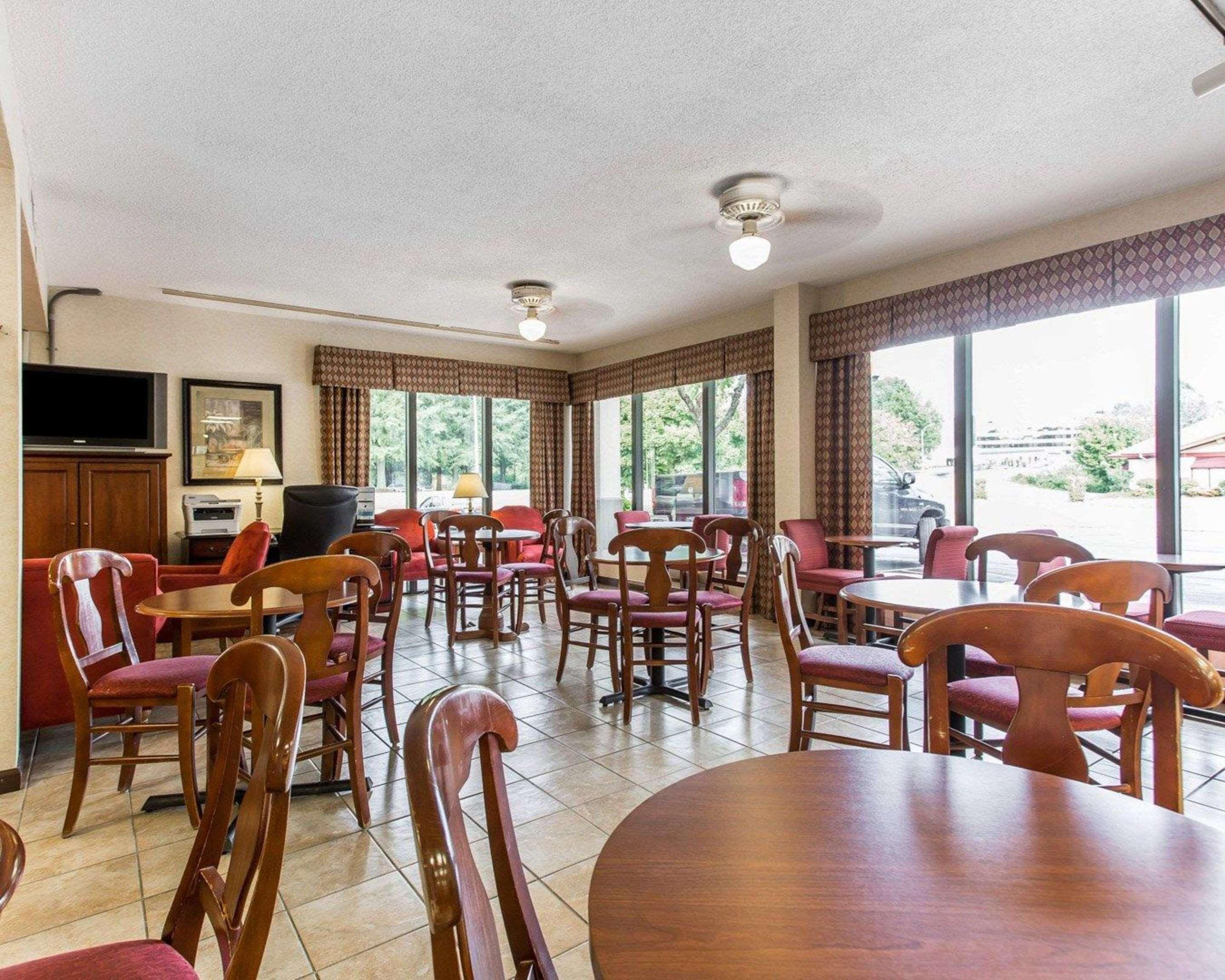 Quality Inn University Winston-Salem Exterior photo