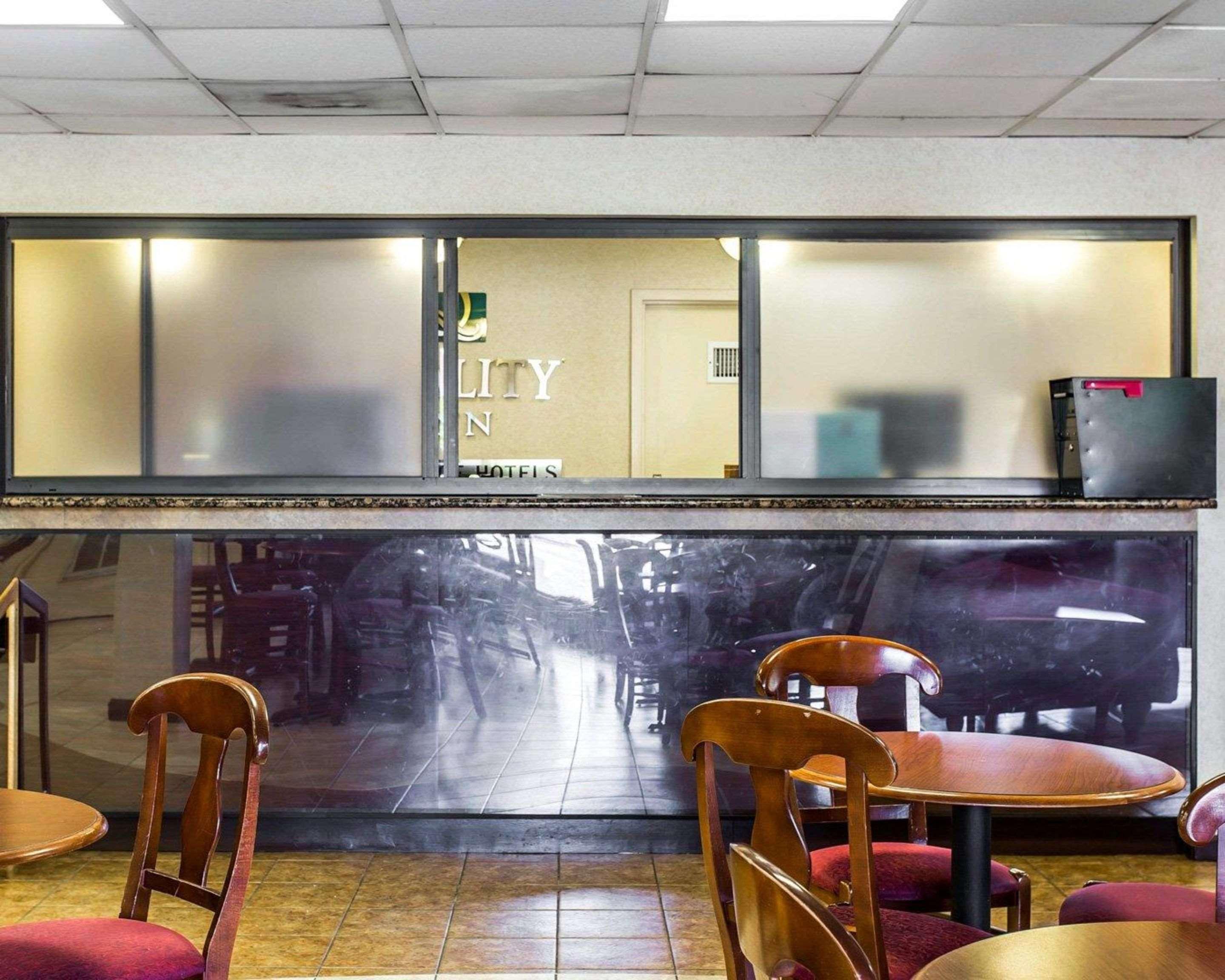 Quality Inn University Winston-Salem Exterior photo