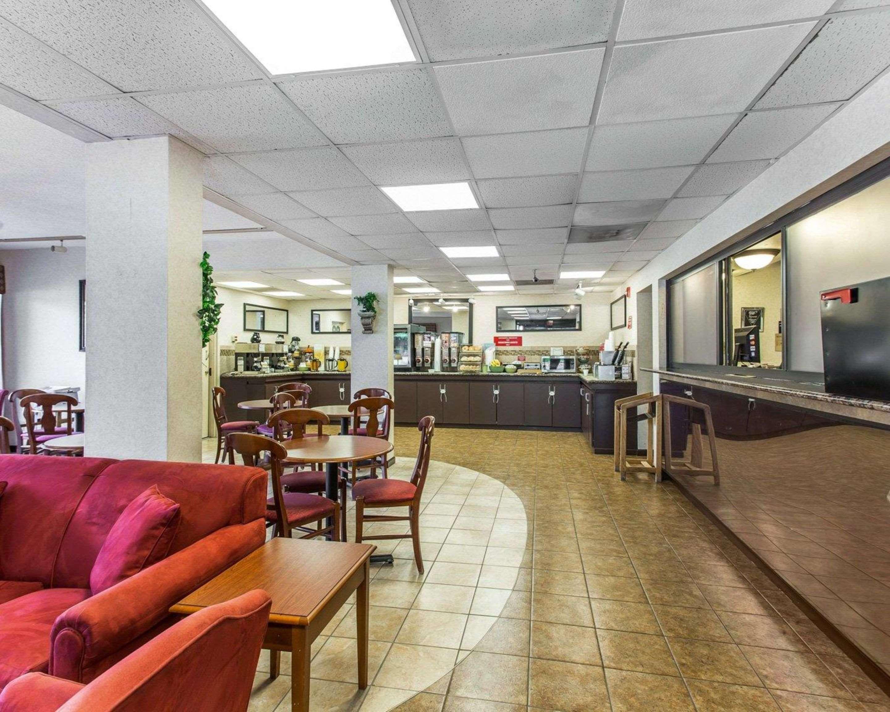 Quality Inn University Winston-Salem Exterior photo