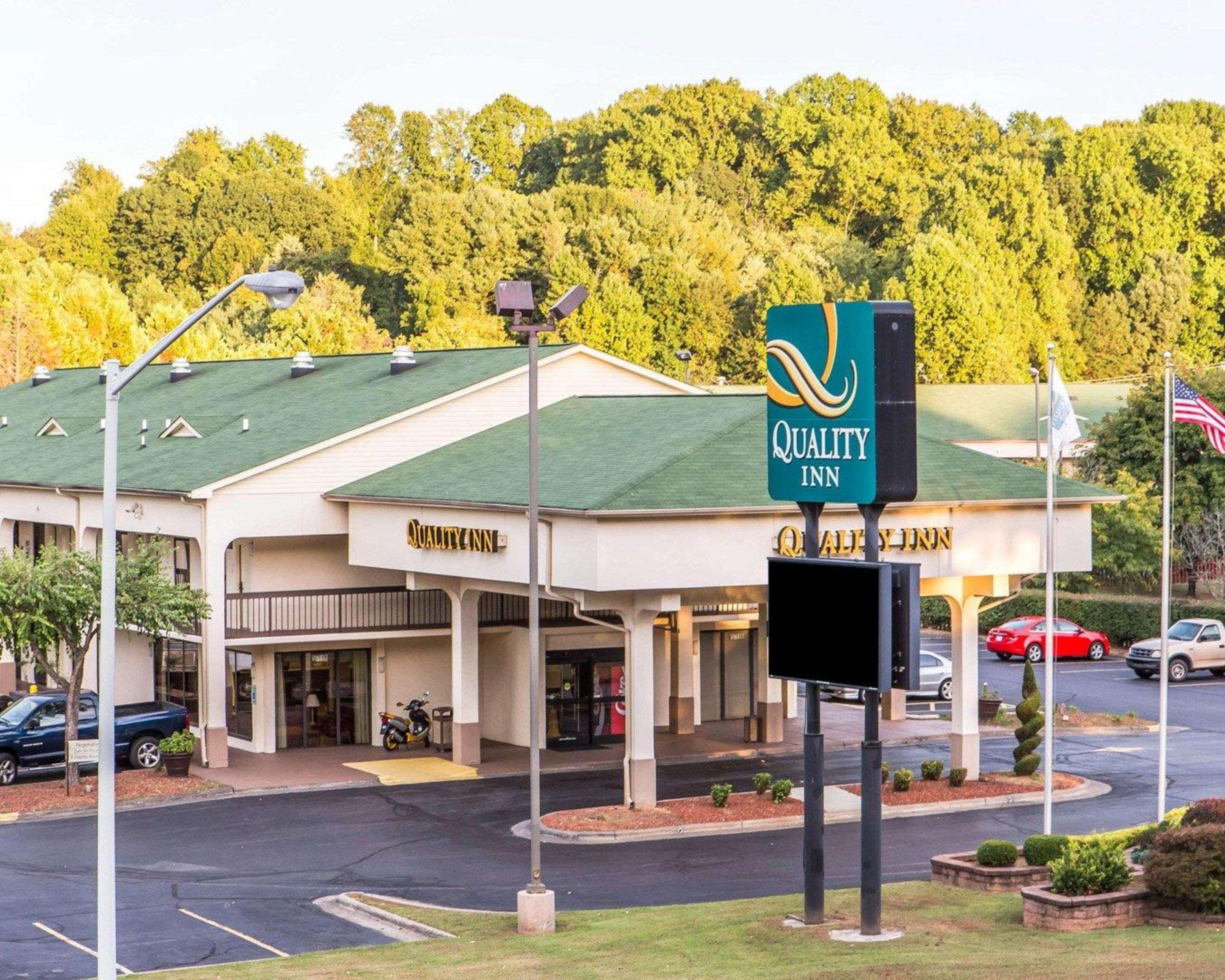 Quality Inn University Winston-Salem Exterior photo