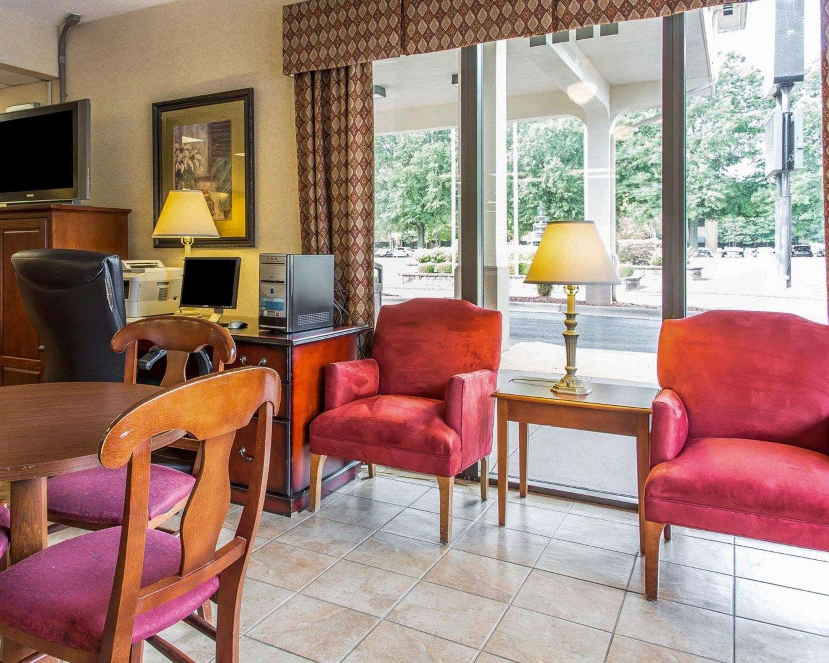 Quality Inn University Winston-Salem Exterior photo