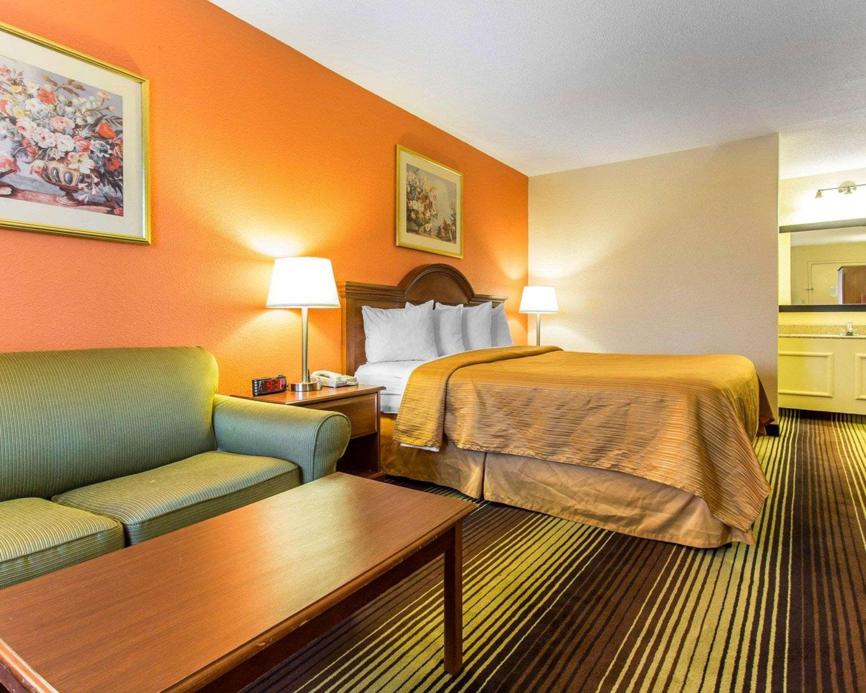Quality Inn University Winston-Salem Exterior photo