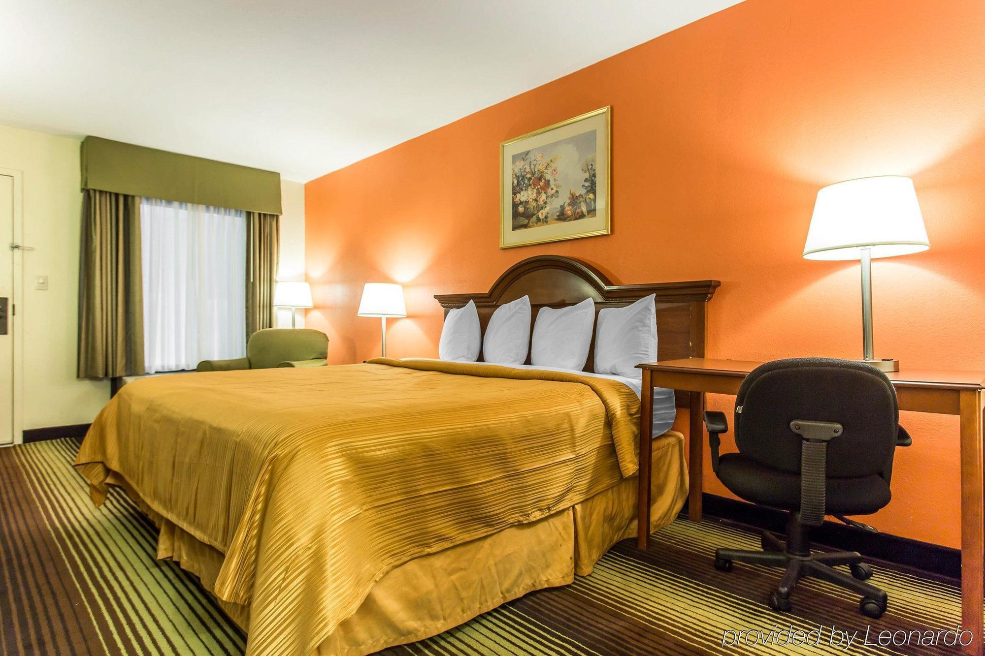 Quality Inn University Winston-Salem Exterior photo