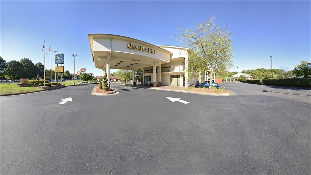 Quality Inn University Winston-Salem Exterior photo