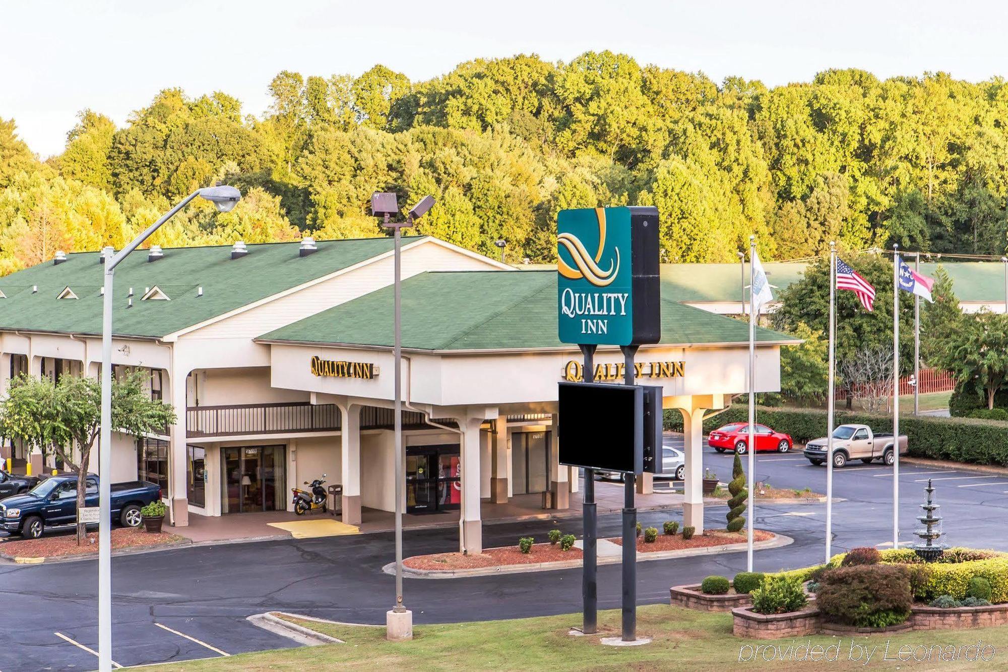 Quality Inn University Winston-Salem Exterior photo