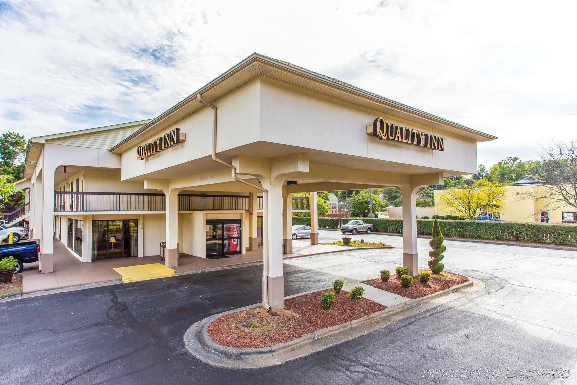 Quality Inn University Winston-Salem Exterior photo