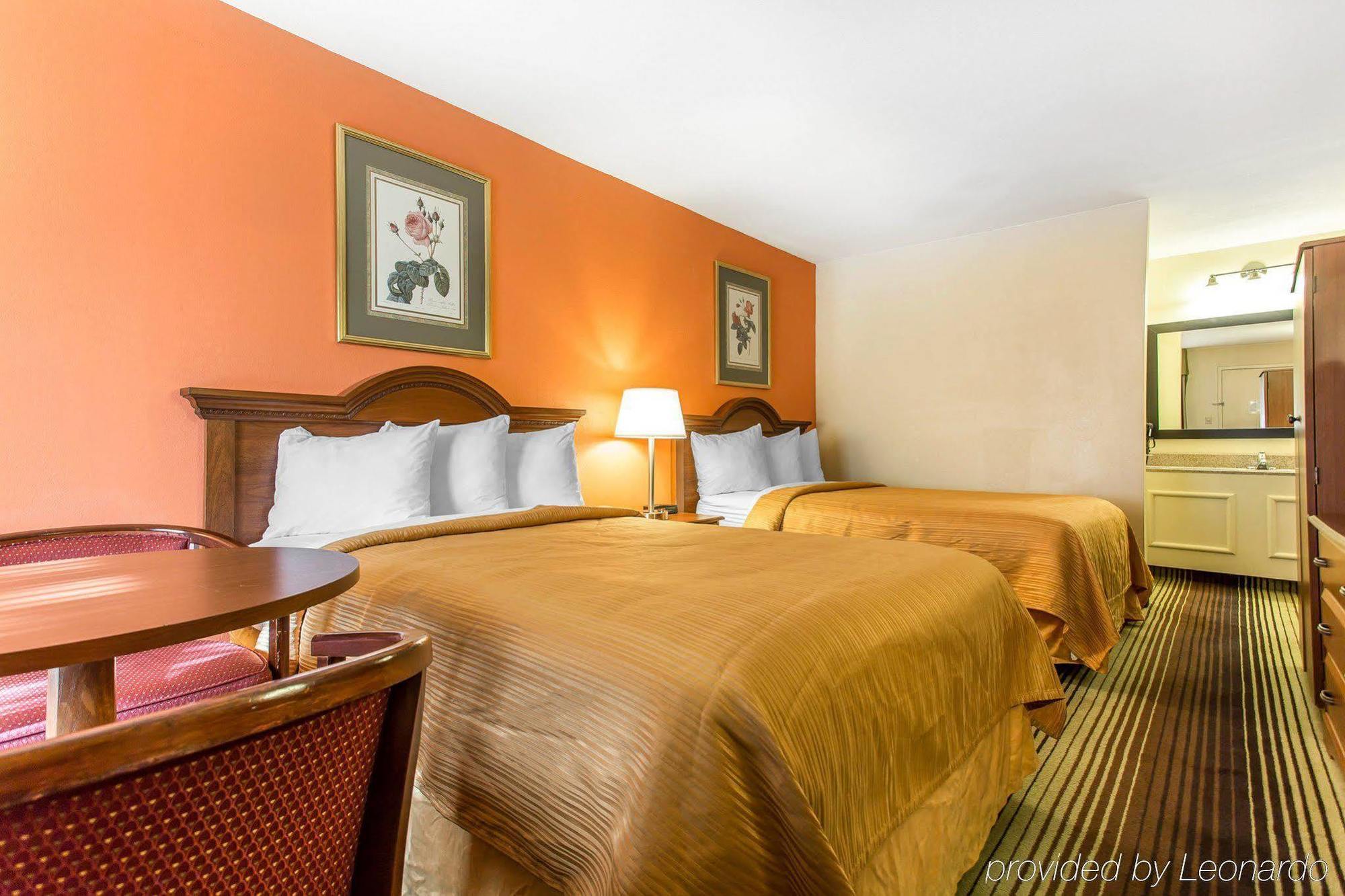 Quality Inn University Winston-Salem Exterior photo