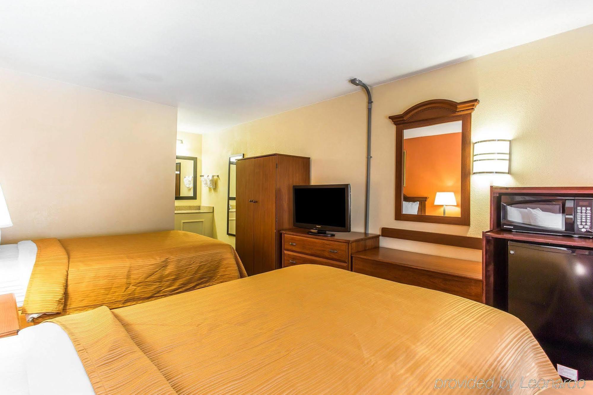Quality Inn University Winston-Salem Exterior photo