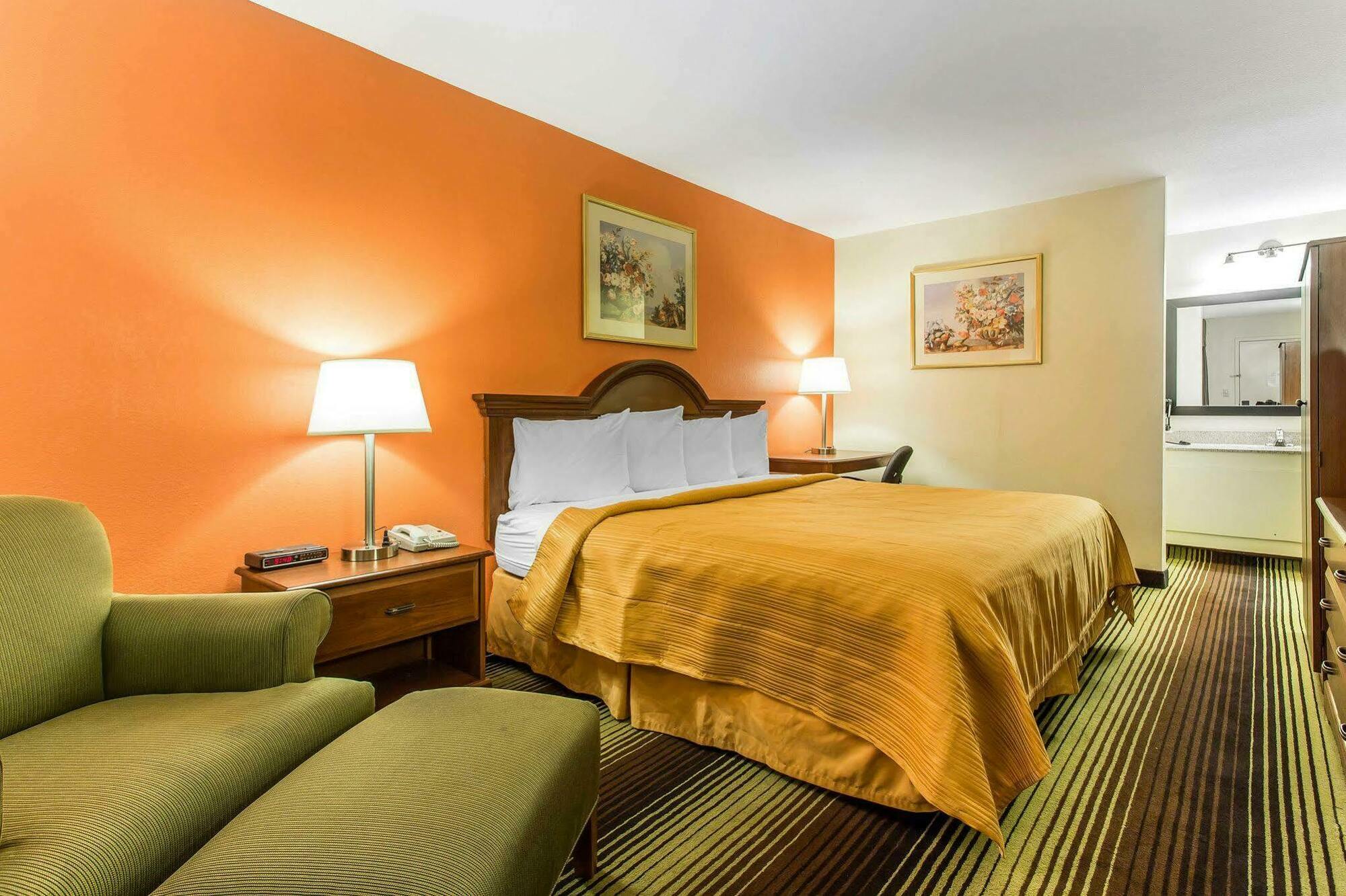 Quality Inn University Winston-Salem Exterior photo