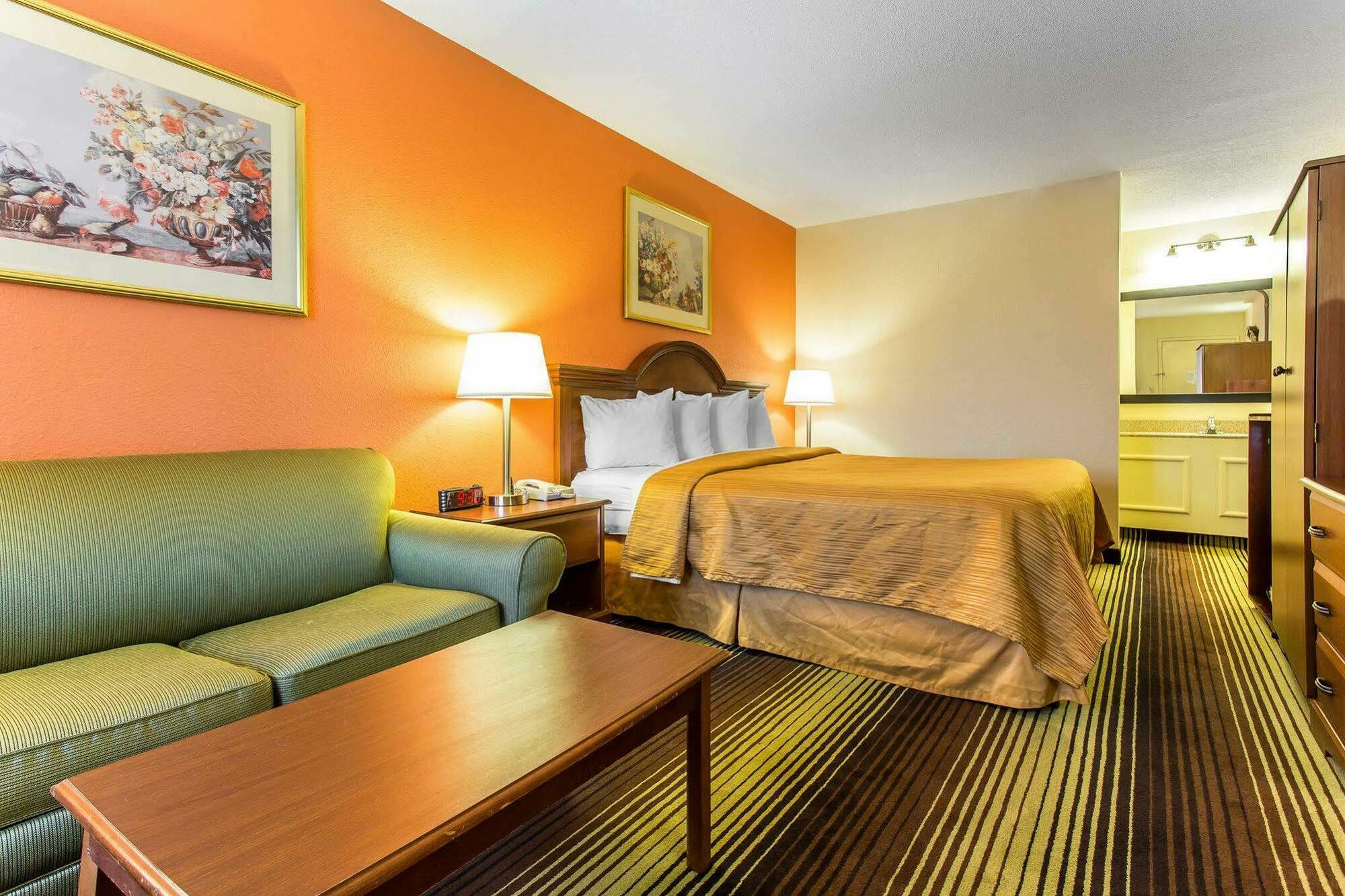 Quality Inn University Winston-Salem Exterior photo